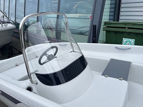 Suvi 44 /Yamaha 15hk med tilt -  Vi tar innbytte! 4 of 8