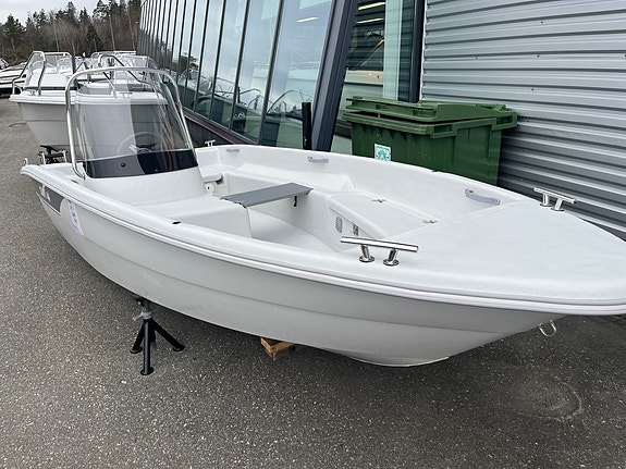 Suvi 44 /Yamaha 15hk med tilt -  Vi tar innbytte! 2 of 8