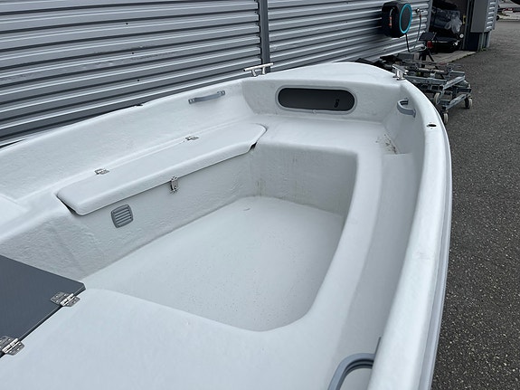 Suvi 44 /Yamaha 15hk med tilt -  Vi tar innbytte! 3 of 8