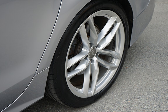 Audi A7 4 of 5