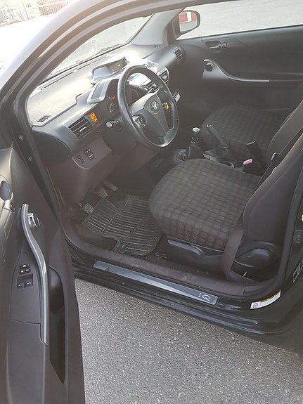 Toyota IQ 5 of 5