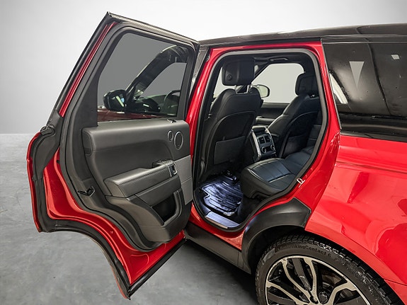 Land Rover Range Rover Sport 18 of 27