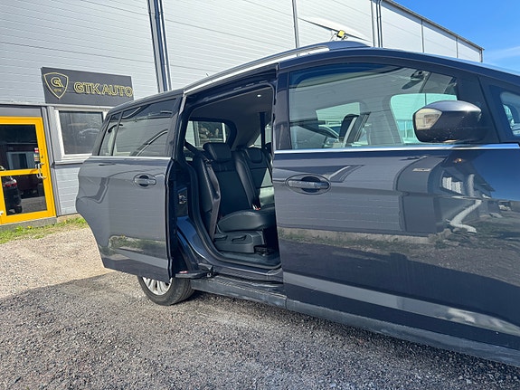 Ford Grand C-MAX 12 of 16