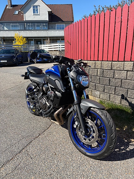Yamaha MT-07 4 of 8