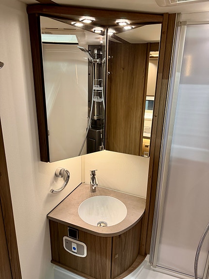 Bilde 32 av KABE ROYAL TM 780 LGB. Hengerfeste