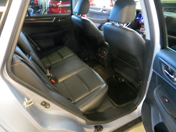 Subaru Outback 18 of 26