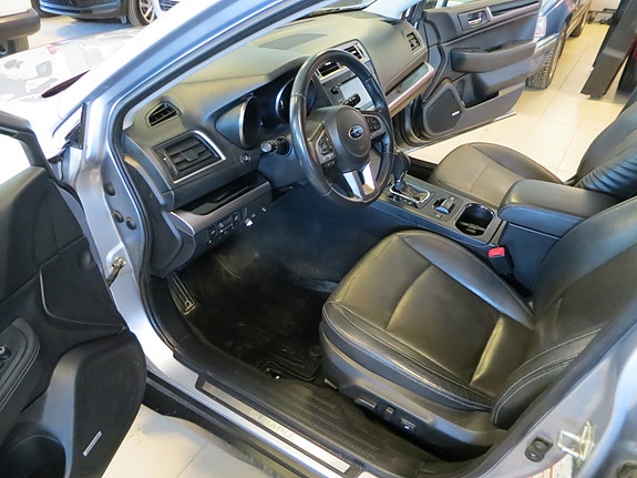Subaru Outback 7 of 26