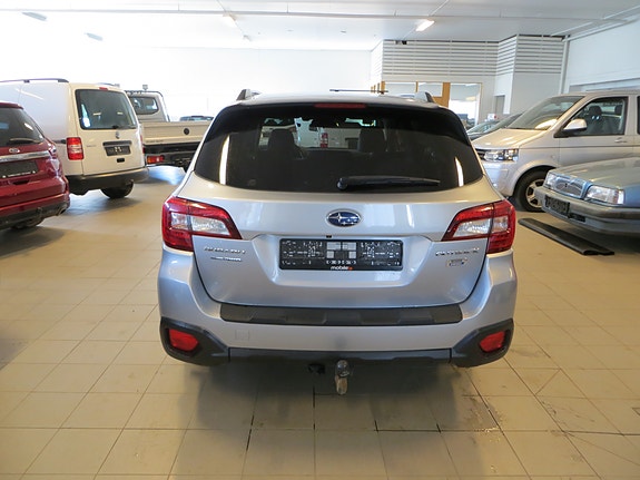 Subaru Outback 5 of 26