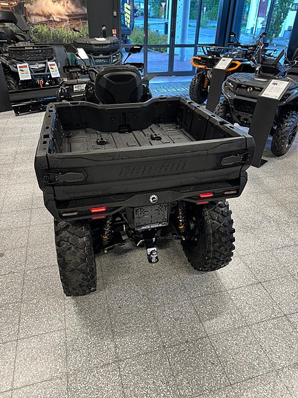 Can-Am Outlander Max 6x6 Backcountry 1000R 11 of 12