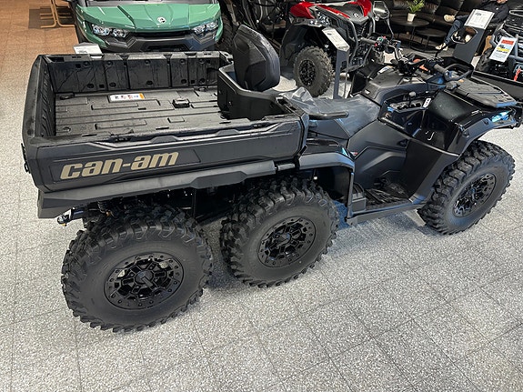 Can-Am Outlander Max 6x6 Backcountry 1000R 7 of 12