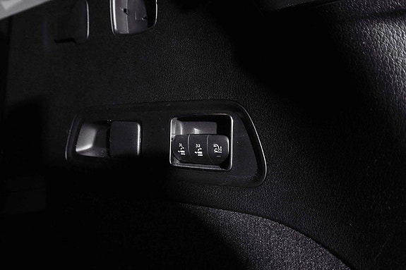 Mercedes-Benz GLS63 13 of 30