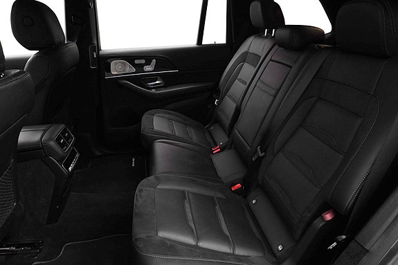 Mercedes-Benz GLS63 18 of 30