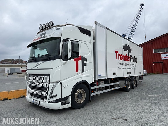 Volvo Volvo FH500 6x2 – skapbil m/sideåpning, lift og Thermo King aggregat