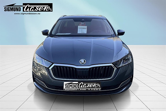 Skoda Octavia 2 of 5
