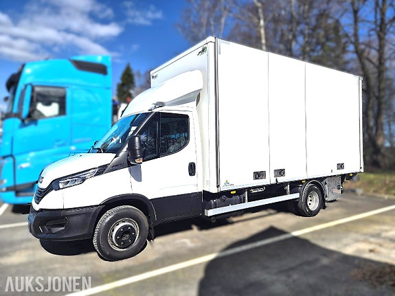 Iveco Daily 70C18 skapbil m/ sideåpning /Zepro løftelem