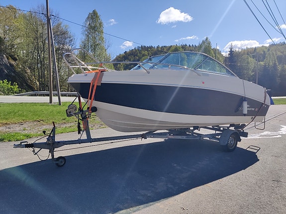 OCEANMASTER 570 CABIN MED 140 HK SUZUKI 2010 MOD MED TREDAL BÅTHENGER 2013 MOD