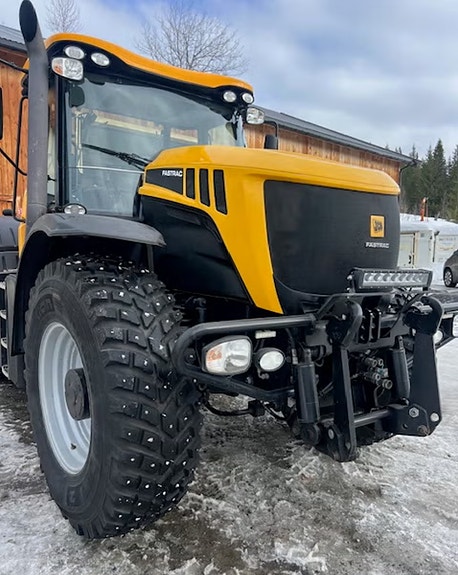 JCB Fastrac 3230-65 4 of 5