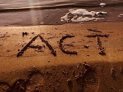 Sykehuset Østfold HF logo