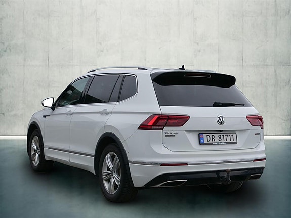 Volkswagen Tiguan Allspace 3 of 5