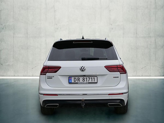 Volkswagen Tiguan Allspace 4 of 5