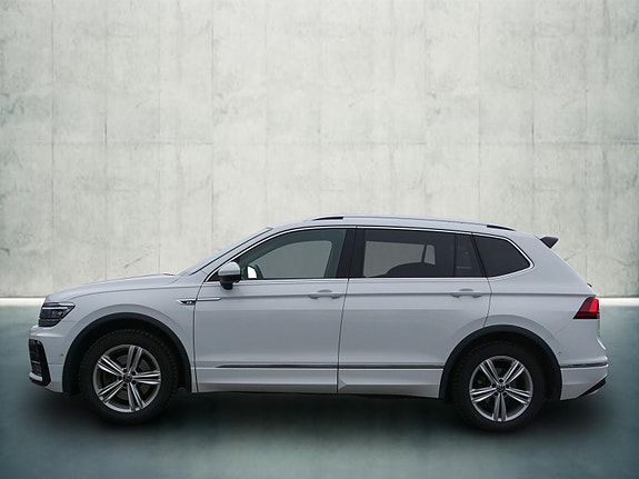 Volkswagen Tiguan Allspace 2 of 5