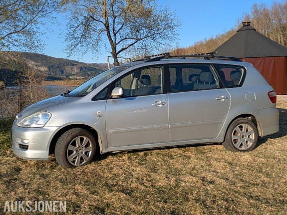 Toyota Avensis Verso