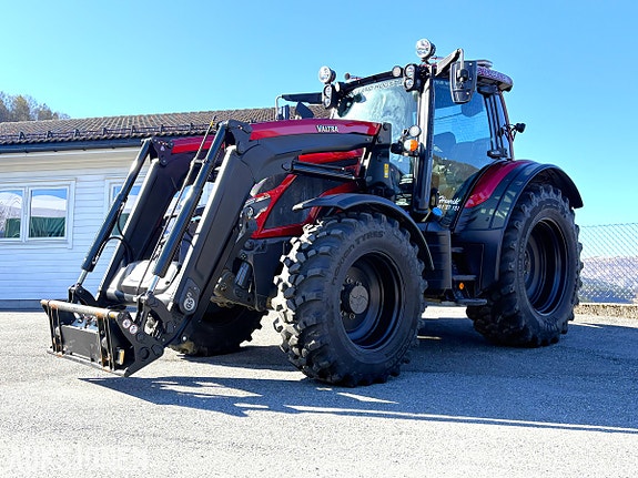 Valtra N175 Traktor - frontlaster - 850 motortimer