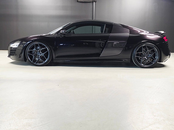 Audi R8 4 of 5