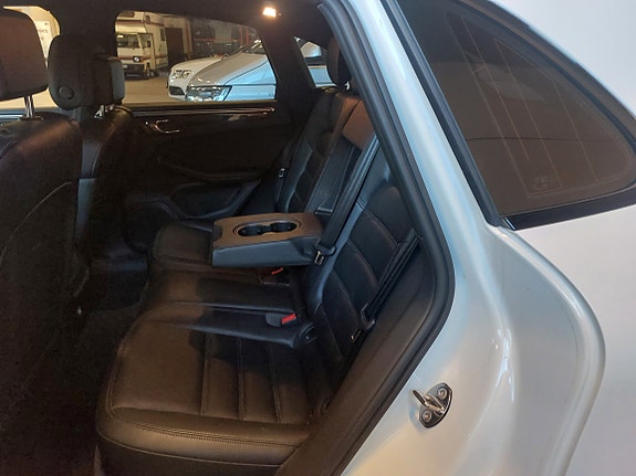 Porsche Macan 5 of 5