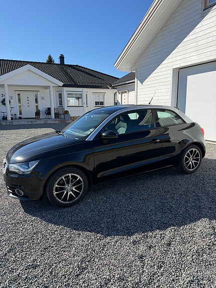 Audi A1 3 of 5