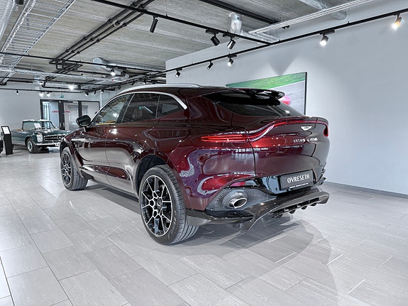 Aston Martin DBX 5 of 5