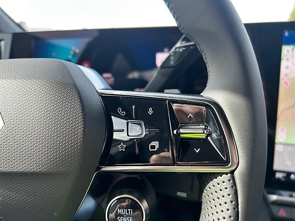Renault Scenic E-Tech 21 of 30