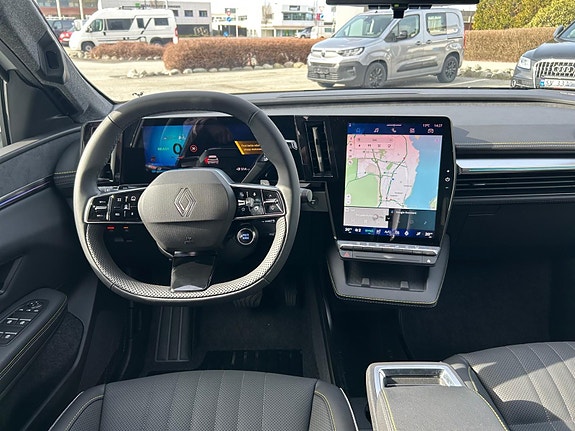 Renault Scenic E-Tech 16 of 30