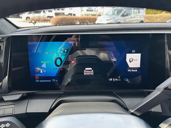 Renault Scenic E-Tech 18 of 30