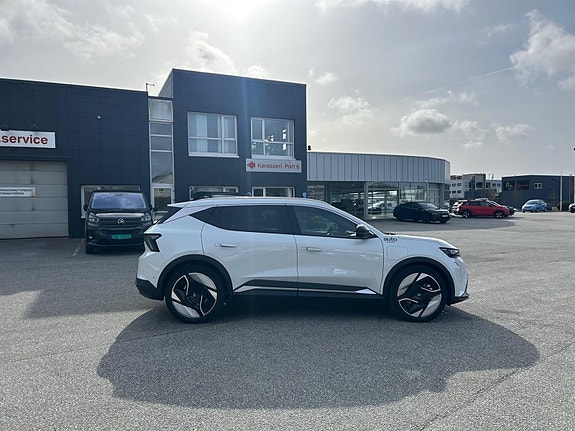 Renault Scenic E-Tech 4 of 30