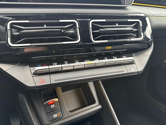 Renault 4 E-Tech 27 of 30