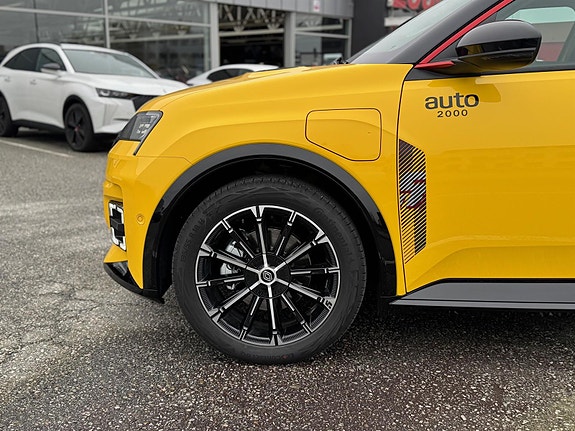 Renault 5 E-Tech 11 of 30