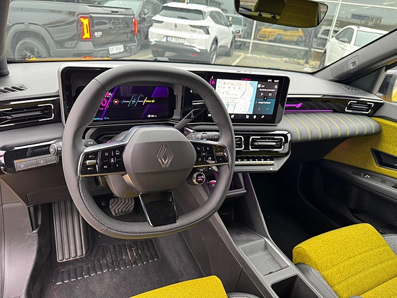 Renault 5 E-Tech 20 of 30