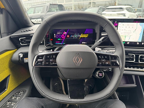 Renault 5 E-Tech 22 of 30