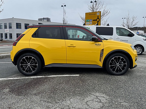 Renault 5 E-Tech 4 of 30