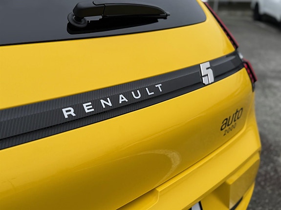 Renault 5 E-Tech 8 of 30