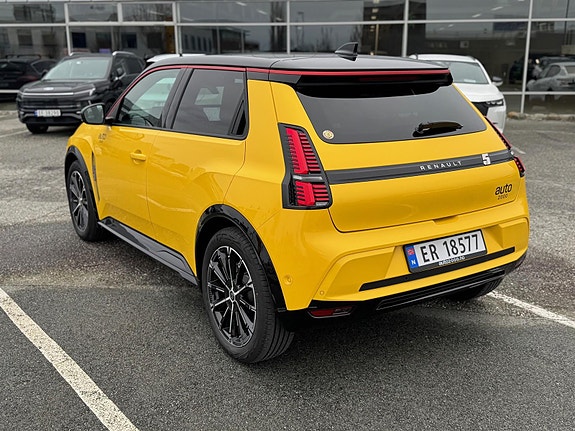 Renault 5 E-Tech 7 of 30