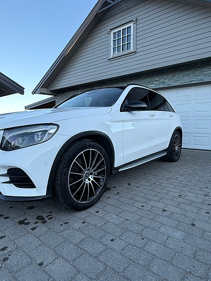 Mercedes-Benz GLC220 d 3 of 20