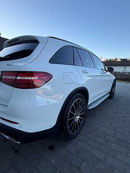 Mercedes-Benz GLC220 d 9 of 20