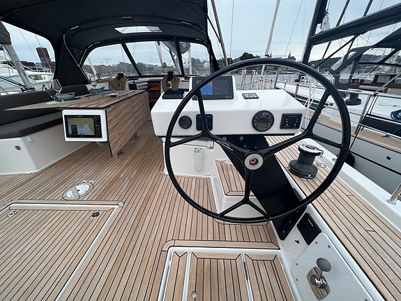 Vi selger nå vår utstillingsbåt Dufour 470 - Utstilt hos oss på Vollen Marina 3 of 5