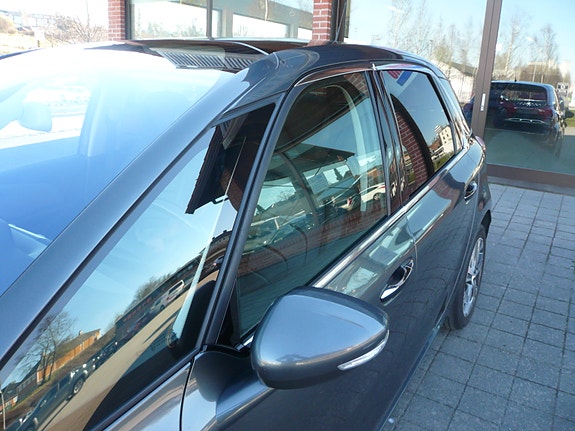 Citroen C4 Picasso 14 of 30
