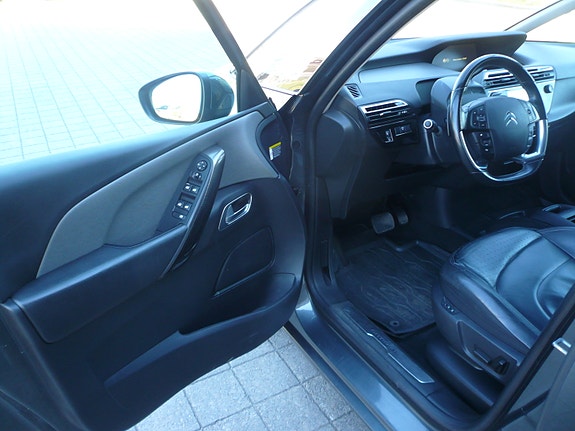 Citroen C4 Picasso 27 of 30
