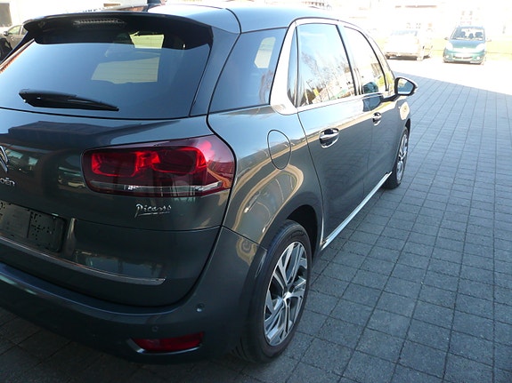 Citroen C4 Picasso 12 of 30