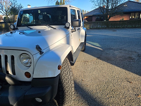 Jeep Wrangler 15 of 27