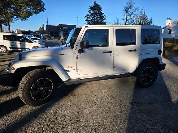 Jeep Wrangler 2 of 27